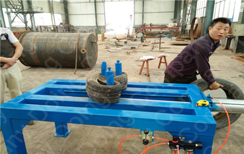 Tire packing machine