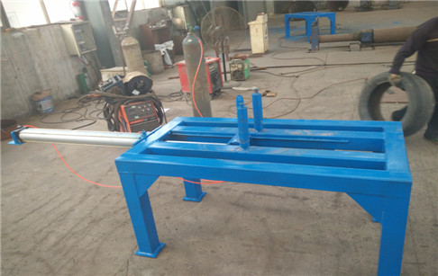 Tire packing machine