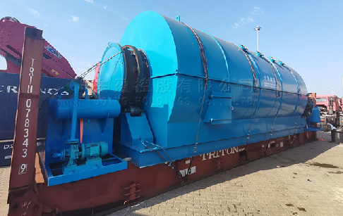 12T plastic pyrolysis plant was loaded for delivery to France